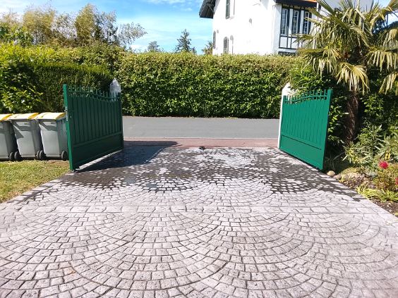 Portail les 2 vantaux ouverts